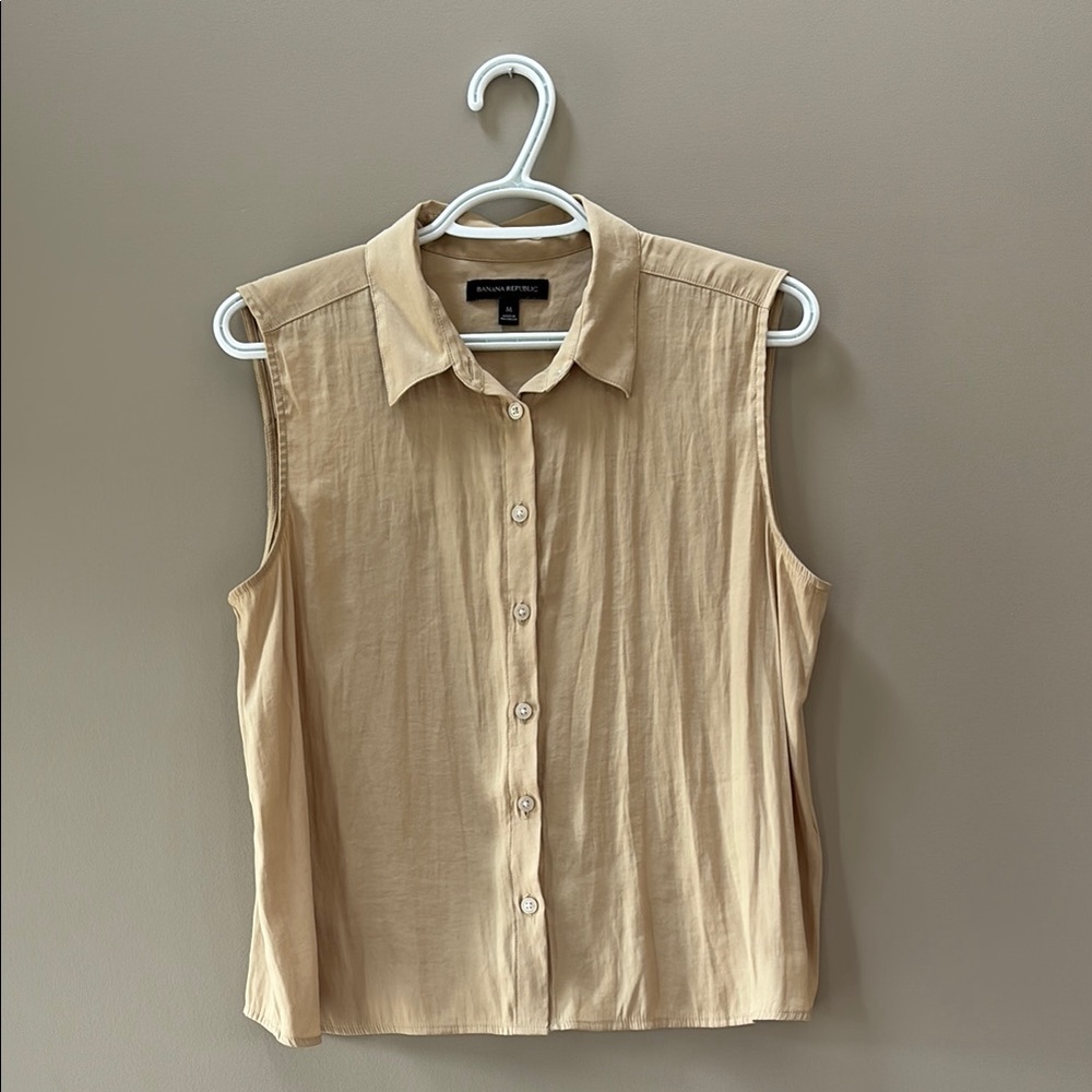 Banana Republic Tan Fitted Button Down Shirt with Notched Collar